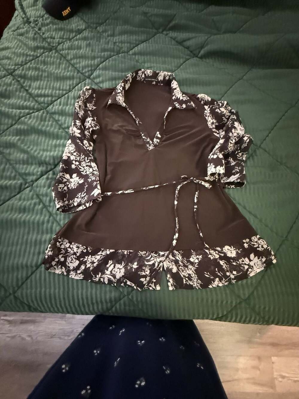 Western Connection Women's Floral Print Peplum Tie-Waist Blouse